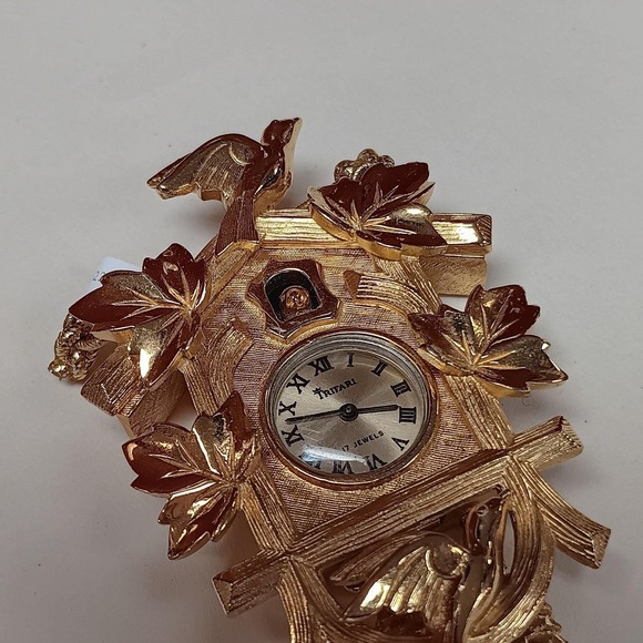 Vintage Trifari Necklace Pendant with Cuckcoo Clock Jewel - Picture 2 of 3